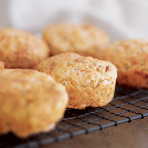 Cheddar Bacon Biscuits Recipe