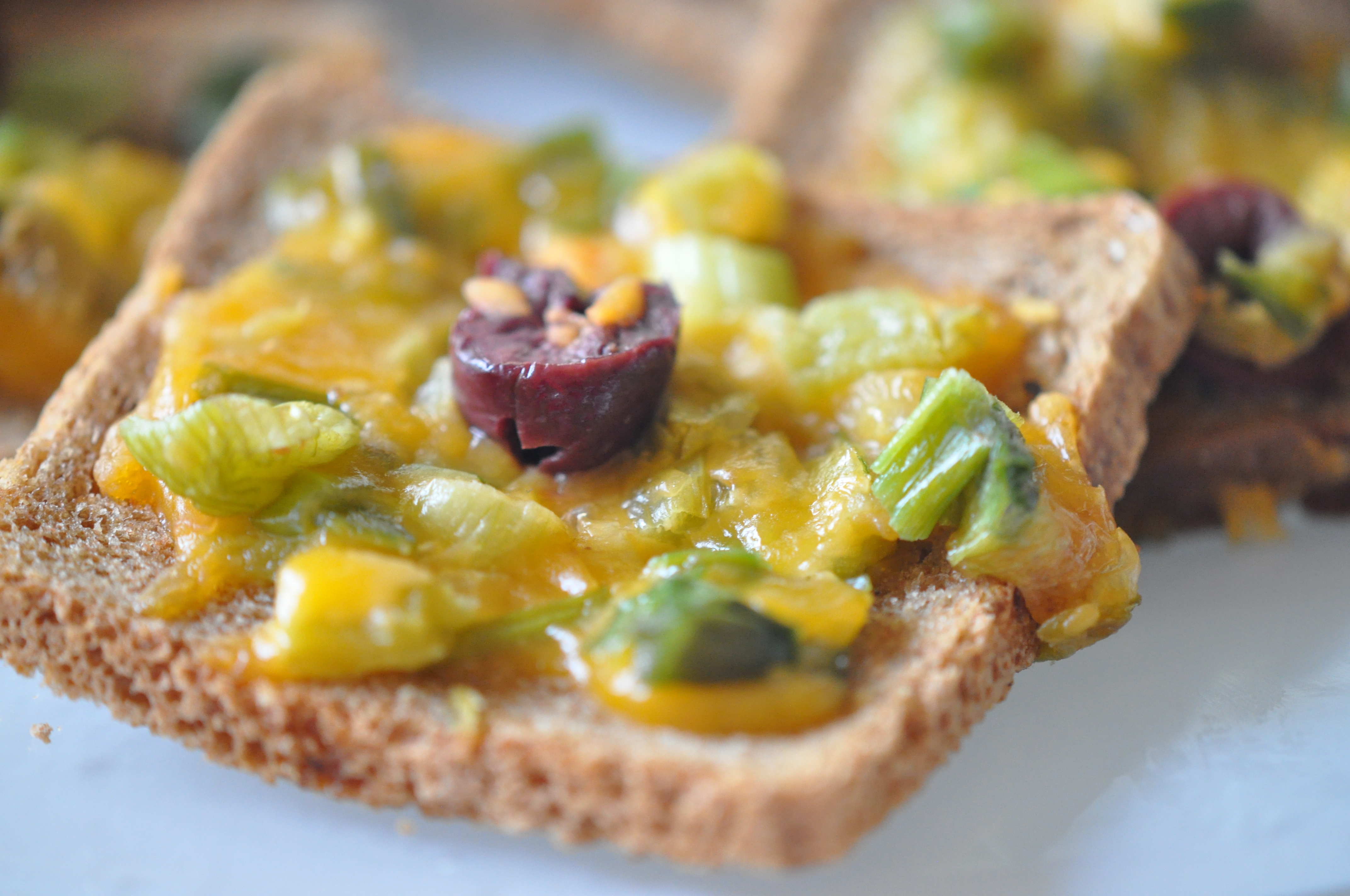 Olive Cheese Cocktail Bread