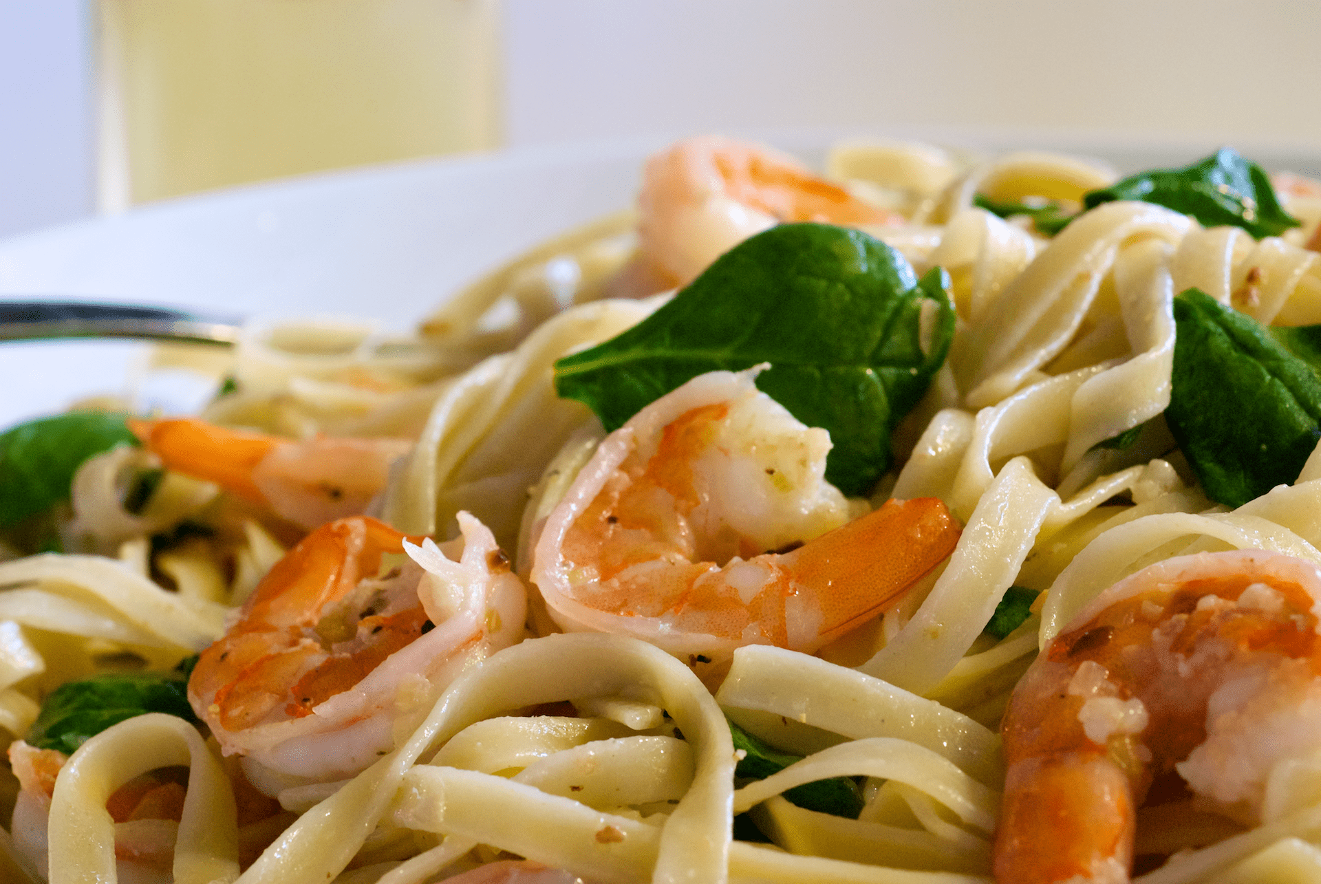 Easy Shrimp Scampi and Spinach Fettuccine