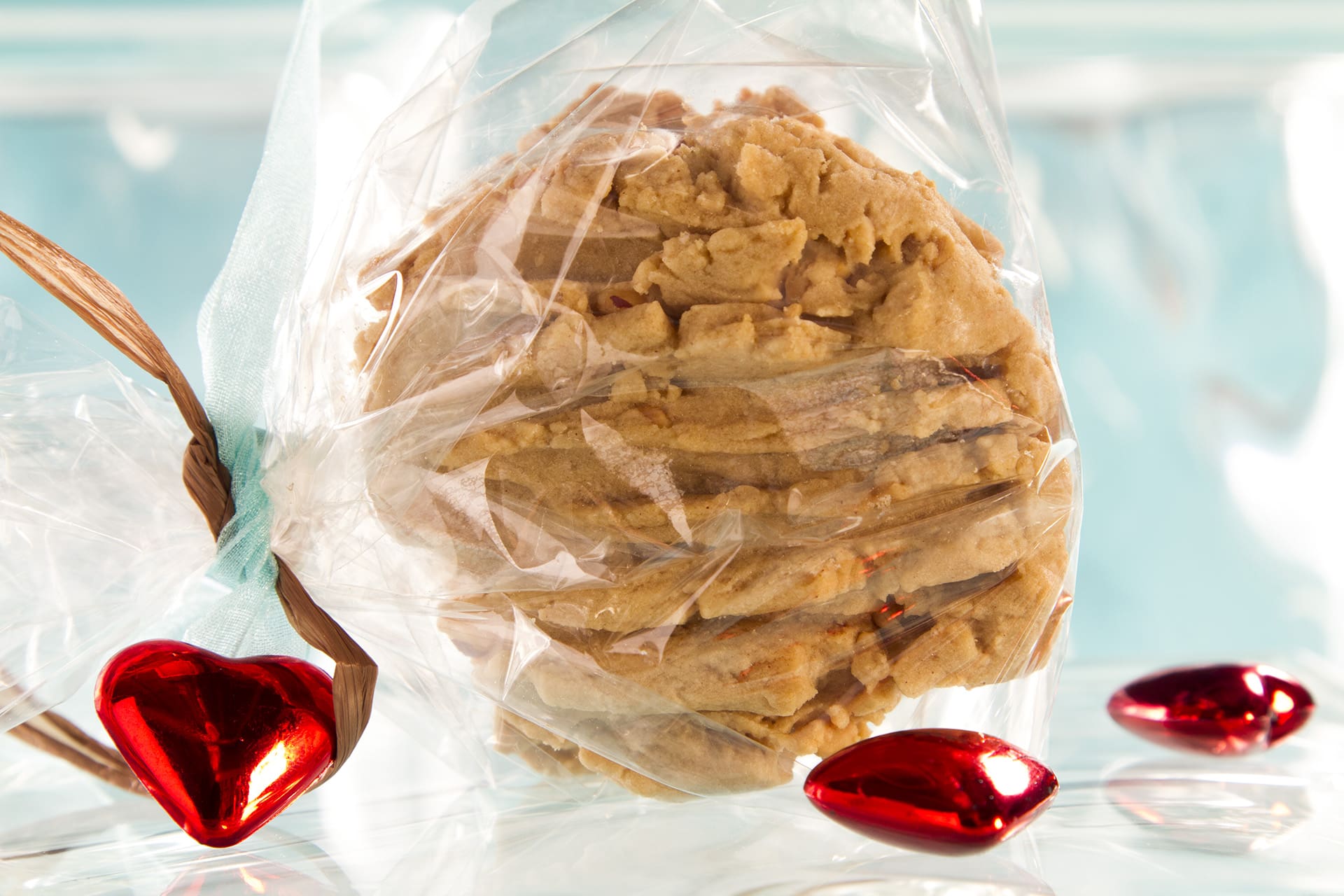 Single this holiday season? There's nothing like a rich peanut butter cookie to help you get over a big hurt and mend a broken heart.