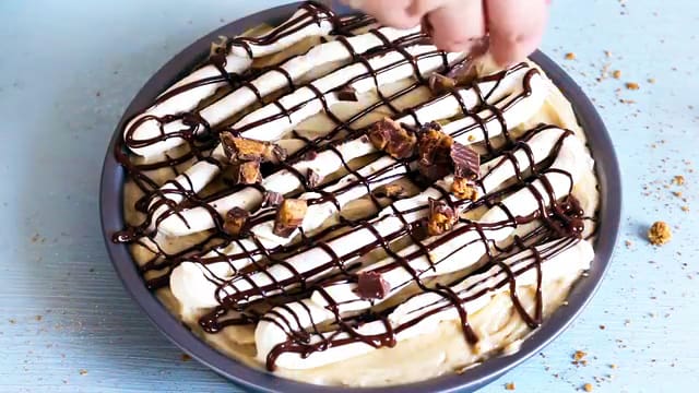 A ridiculously easy, no-bake recipe, you can get this glorious confection into the fridge within half an hour of stepping into the kitchen.