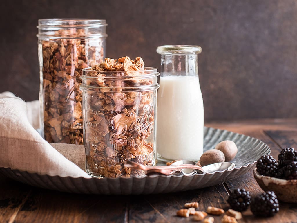 Naturally sweet pecans combine with oats, cinnamon, and dried apples for a delicious, wholesome snack that can be enjoyed on its own or on top of yogurt for breakfast.