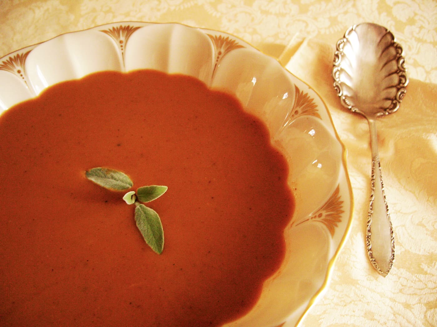 A delicious turkey gravy that can be prepared ahead of time!