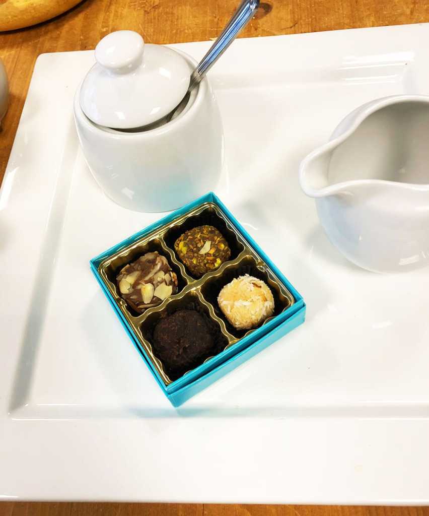 These chocolates boxes are a perfect boss or co-worker gift and come 4 to a box or in typical sized boxes. They feature Brazilian chocolates filled with a variety of delightful fillings.