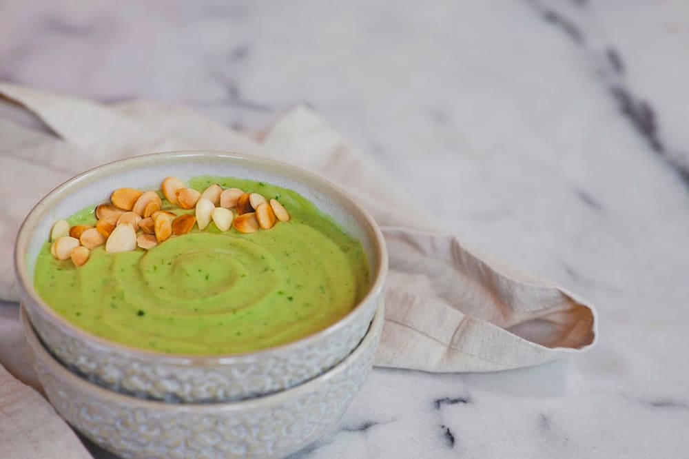 Our Green Detox bowl is ideal as a boost to start your New Year off healthy. You get all the goodness of roasted almond butter, white beans, roasted almonds and avocado then we power up this recipe with an added hit of avocado for healthy fats and spinach which is an extremely nutrient-rich vegetable containing high amounts of carotenoids, vitamin C, vitamin K, folic acid, iron and calcium.