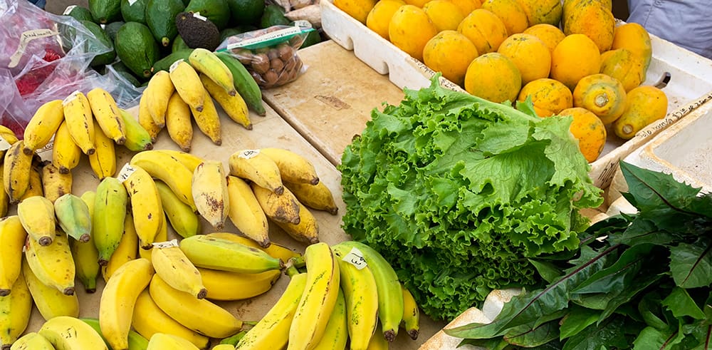 From what we saw, the Kauai farmers marekt not to miss is the Saturday market in Lihu’e, held on the grounds of the Kaua’I Community College.