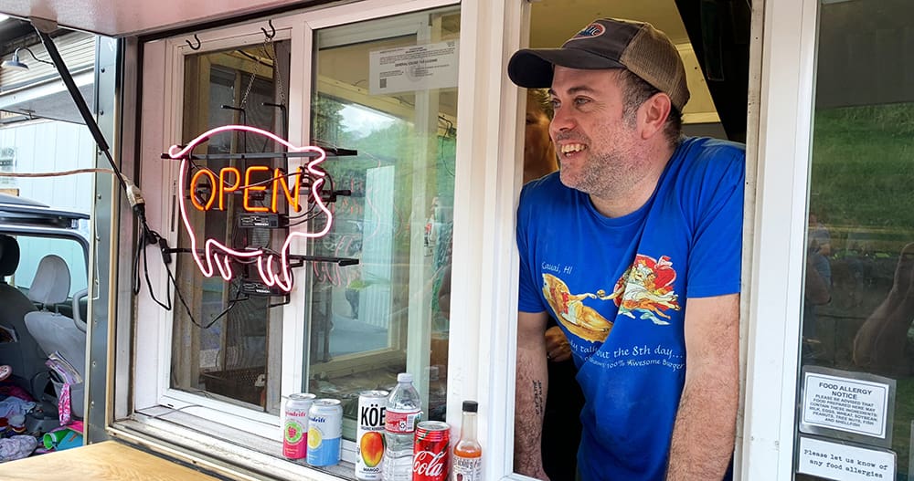 Seth Peterson mans the food truck, often to long lines—but the Tasting Kaua’i tour gets you in the “back door.”